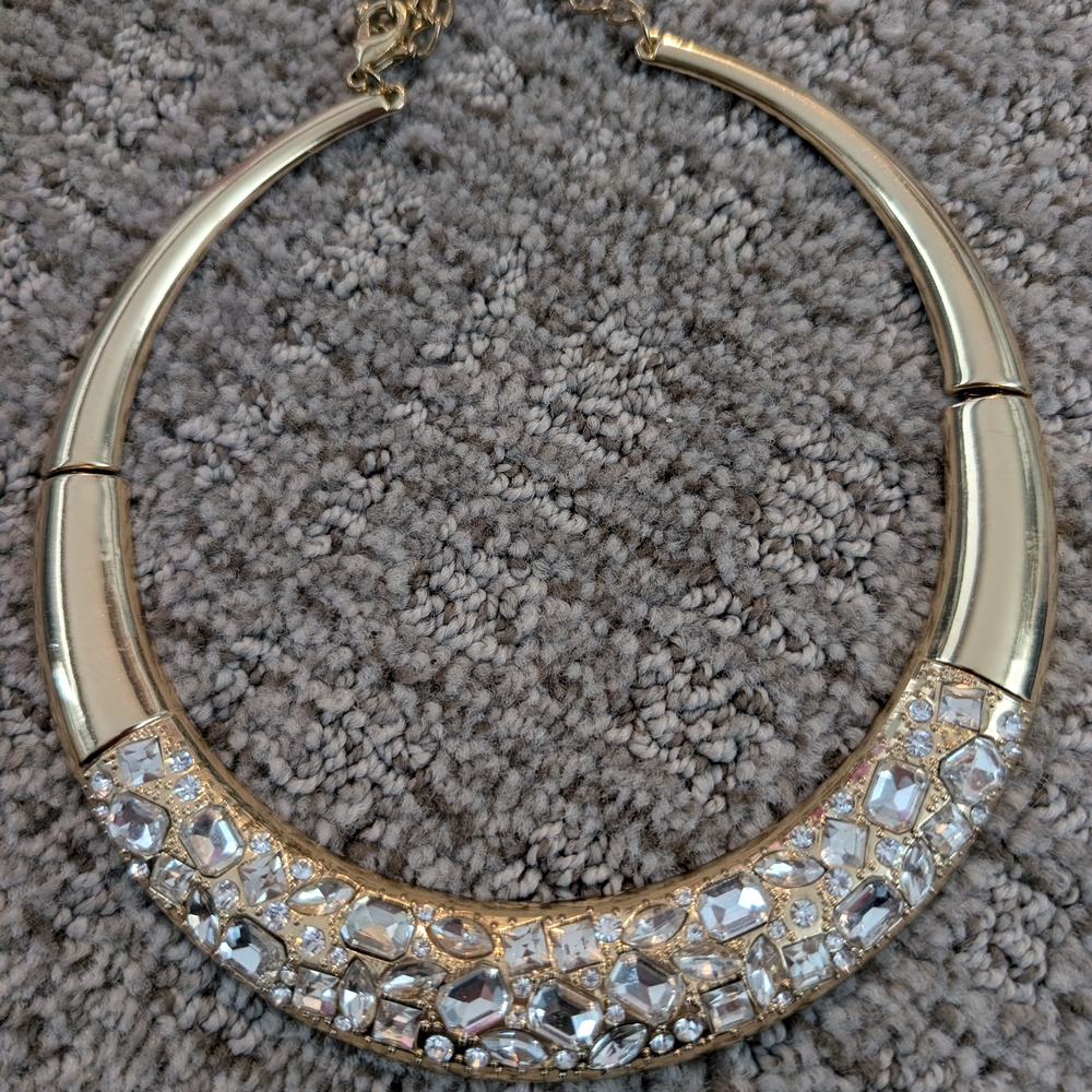 Elegant Gold and Silver Statement Necklace